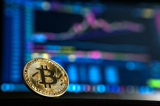 Bitcoin rebasa los 62.000 dólares por primera vez desde abril. Cripto fiscalidad desde Univérsitas Asesoría en Zaragoza